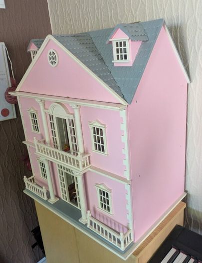 Doll house