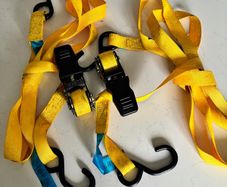 2 x Heavy Duty Ratchet Straps (loading capacity in pic)