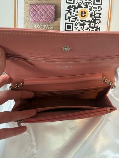 Chanel wallet on chain