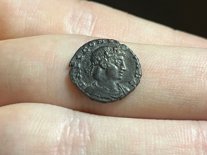 Roman Coin, Constantine Dynasty, Superb Detail