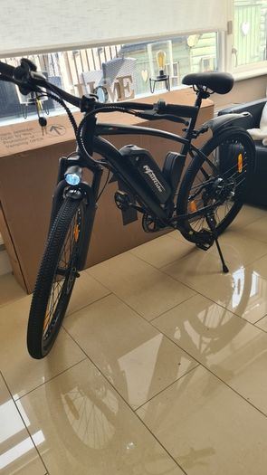 BRAND NEW! City E-BIKE with Nice Extras. 0Kms Electric