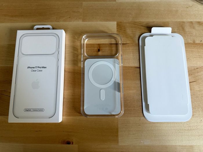 Official Apple Clear Case - iPhone 17 Pro Max - MagSafe + Camera Control