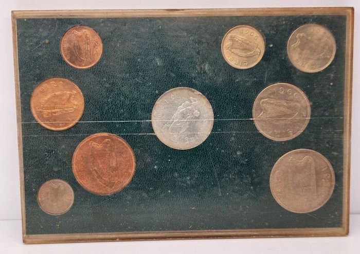 Ireland 1966 Uncirculated Coin Set in Plastic Holder Includind Silver 1966 10 Shillings