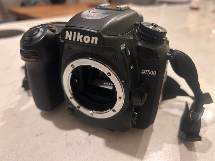 Nikon D7500 Body + Tamron 70-210mm f/4 VC Lens + Cokin Filter Kit
