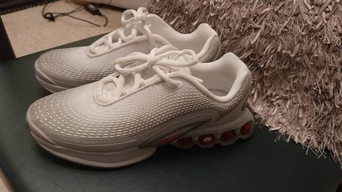 Nike size 4 perfect immaculate were 120