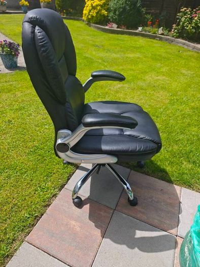 Executive office chair