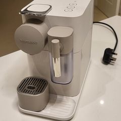 Nespresso By De'longhi