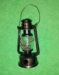 Vintage Oil Lamp Die-Cast Metal Pencil Sharpener