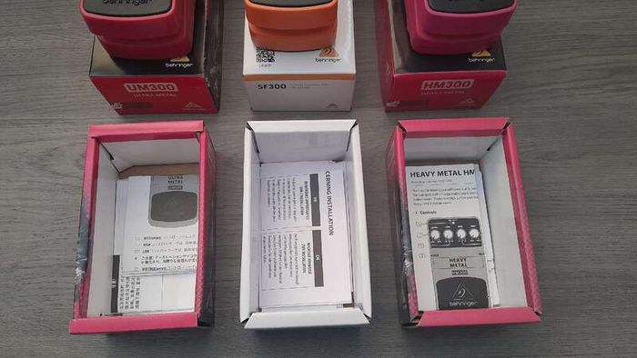 Behringer HM300 + UM300 + SF300 Guitar Pedal Set