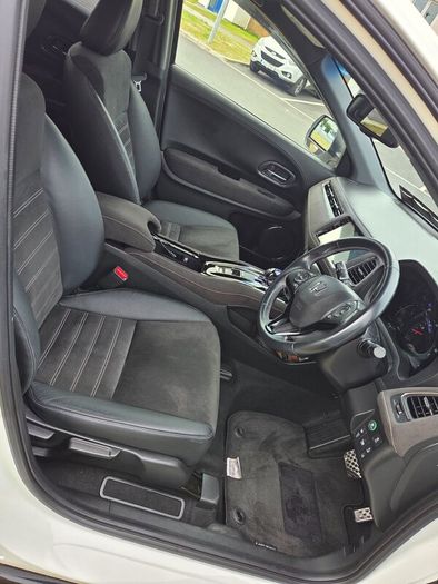 Honda Vezel RS 2017 low mileage excellent conditio