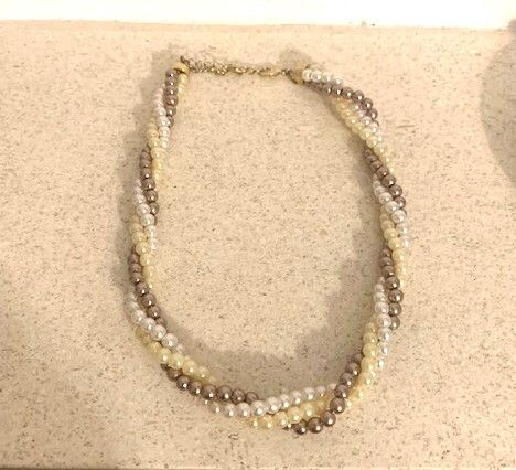 Vintage Avon Pearl Necklace 1980s