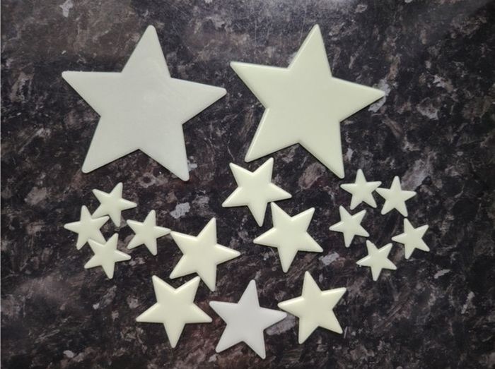 Night Light / Glow In The Dark Plastic Stars