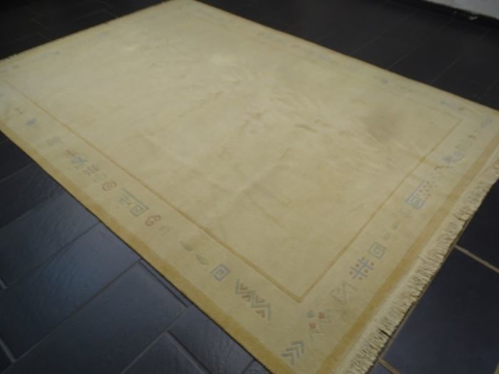 Nepalese Rug 3.05 x 2.05m (Neptib)