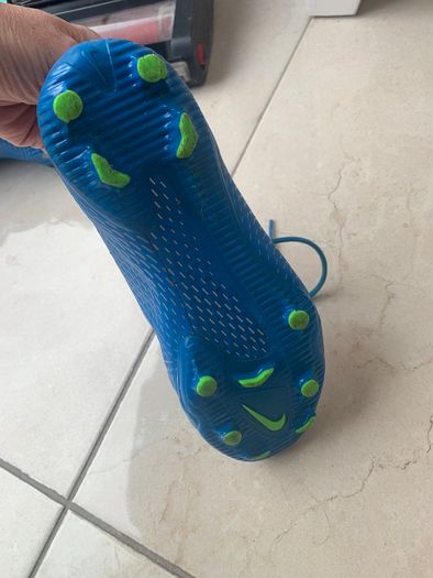 Football boots UK 4.5