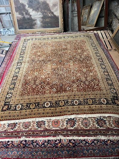This is a really nice hand knotted carpet.