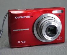 12.0Mpix Olympus X42 Digital Camera + 6.3-31.5mm EQ 36-180mm Zoom Lens X5