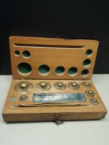 Antique Boxed Brass Scientific / Apothecary Weight Set  T. Mason, Dame Street Dublin