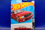 Hot Wheels Super Treasure Hunt '89 Mercedes-Benz 560 SEC AMG, new.