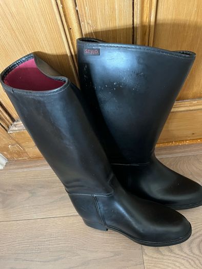 Riding boots