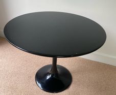 Black gloss side table