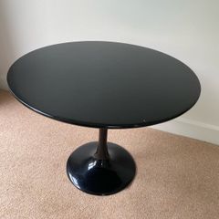 Black gloss side table
