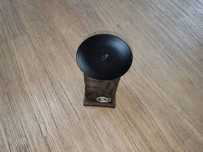 Candle holder