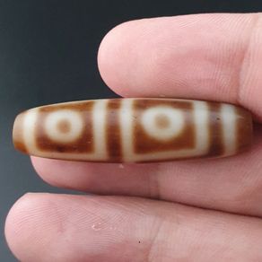 Antique 4 Eyes Himalayan Tibetan Agate Dzi Bead Amulet