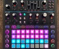 Novation  Circuit MonoStation