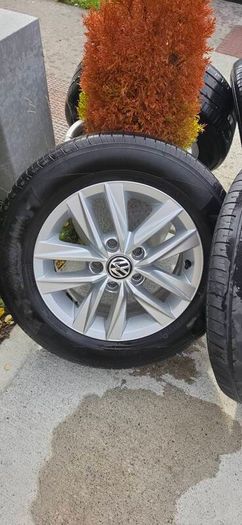 VW Caddy Highline Alloys with Good Tyres 5x112