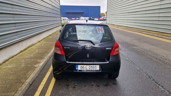 06 Toyota Yaris 1ltr petrol