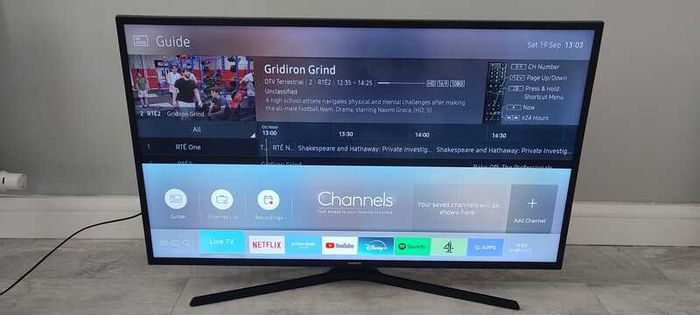 Samsung 43" Crystal UHD 4k HDR Smart Tv, Wifi, Lan, Usb, Saorview