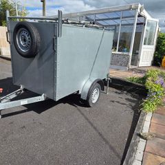 Camping trailer