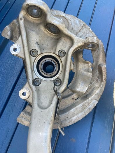 OEM BMW E70 E71 F15 F16 X5 X6 Front Spindle Hub Carrier Knuckle left and right side