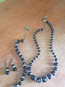 Elegant evening jewellery set