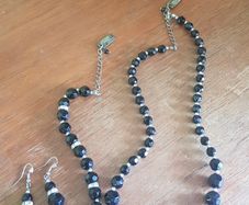 Elegant evening jewellery set
