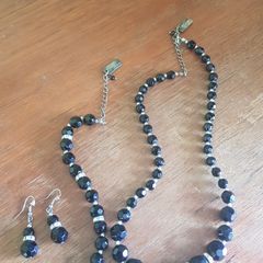 Elegant evening jewellery set