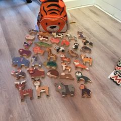 Educational wooden animals, letters and numbers + tiger bag