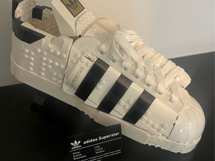 10282 LEGO Adidas Originals Superstar