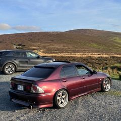 Wine Red Is200