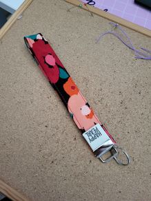 Hamdmade wrist belt keyring, fabric keychain, black and red flowers New