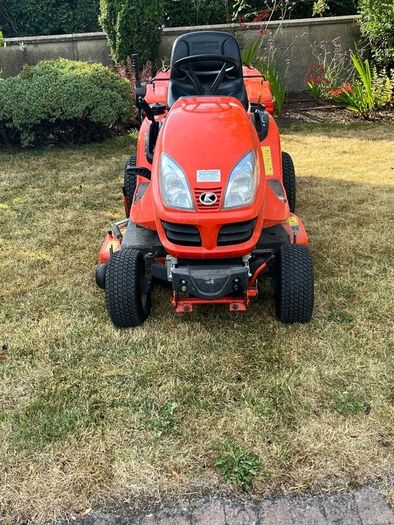 Ride on lawnmower