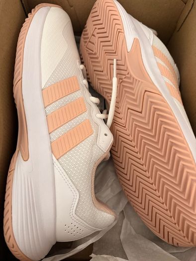 Women's tennis runners BNWT size 6.5UK