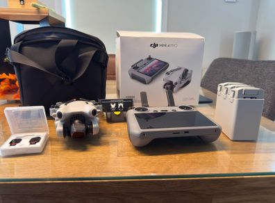 DJI mini 4 pro Fly more combo and extras