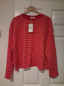 Pink/red striped top
