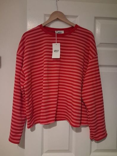 Pink/red striped top