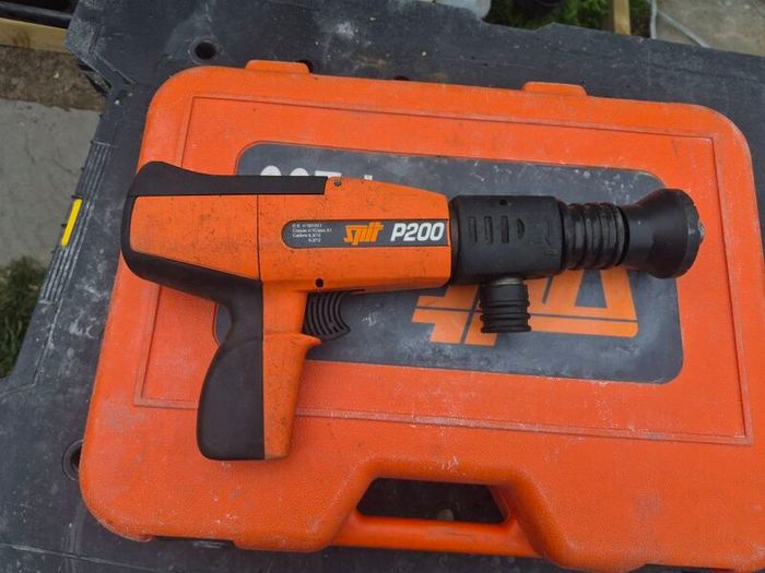 spit p200