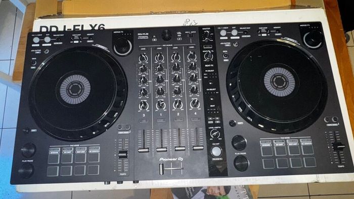 Dj Decks  ddj flx x6 + Speaker