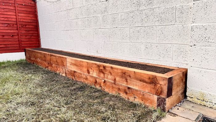 Sleepers Raised Garden Bed Wall Planter