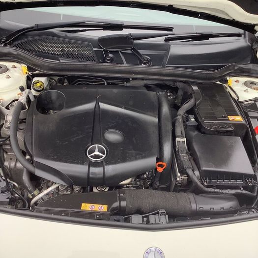 Mercedes a180 & b180 auto breaking for parts