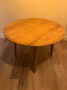 Round dining table -105cm extended